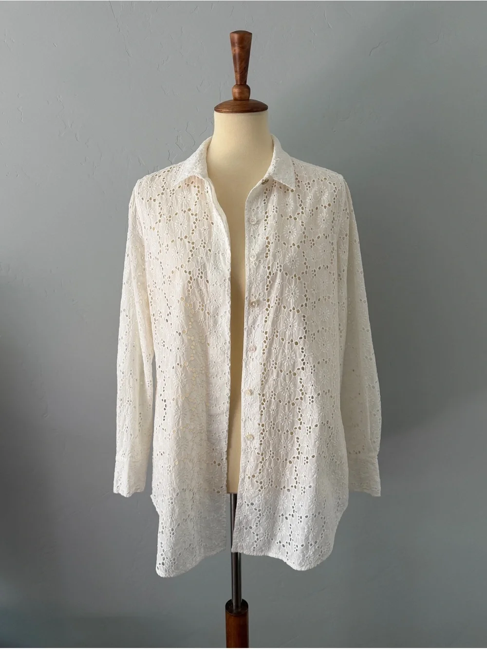 Tory Burch Size M Cotton Eyelet Long Sleeve Button Down Shirt